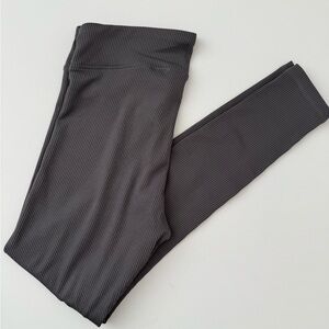 NWT H&M Gray Ribbed Legging